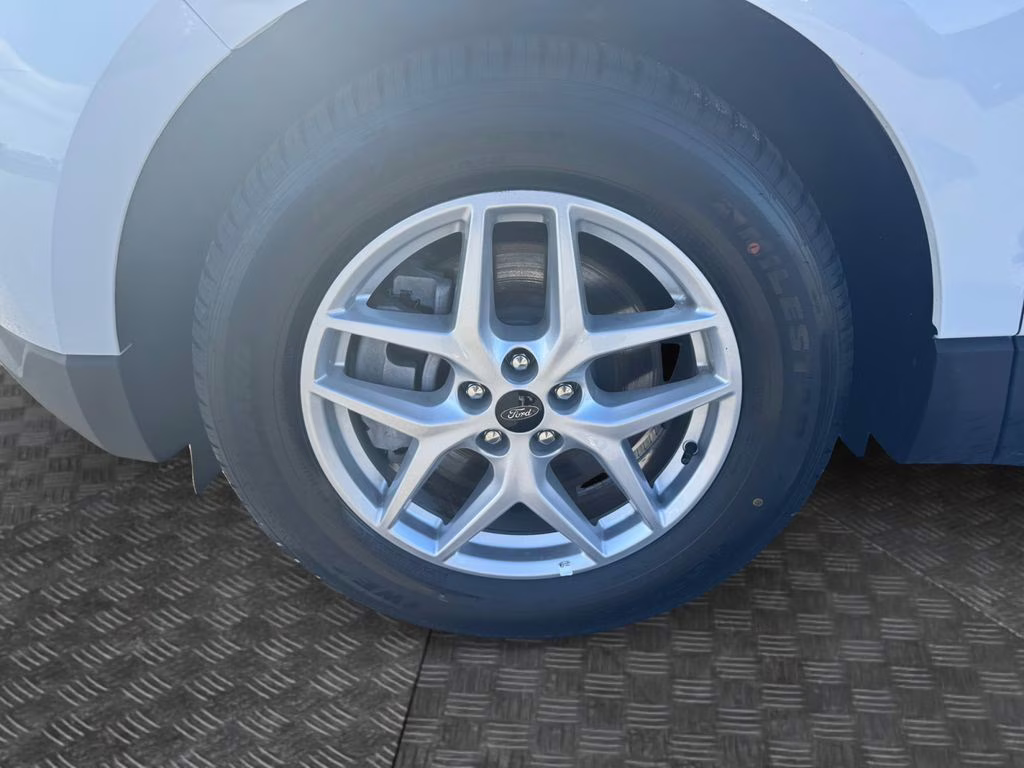 2024 Oxford White Ford Edge SEL AWD SUV