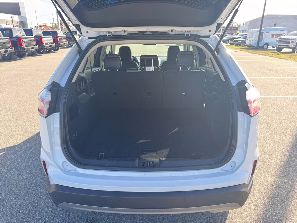 2024 Oxford White Ford Edge SEL AWD SUV