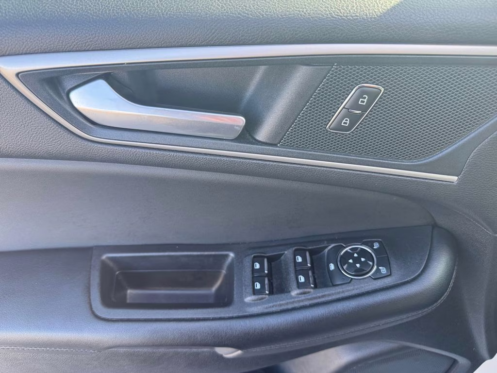 2024 Oxford White Ford Edge SEL AWD SUV