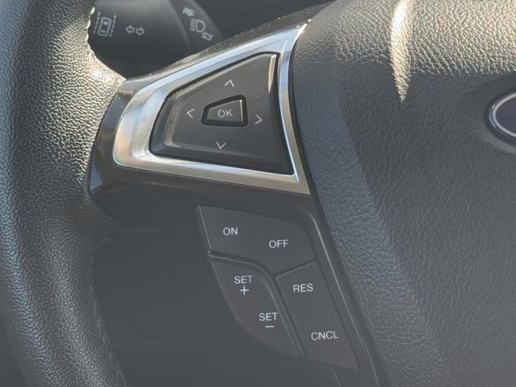 2024 Oxford White Ford Edge SEL AWD SUV