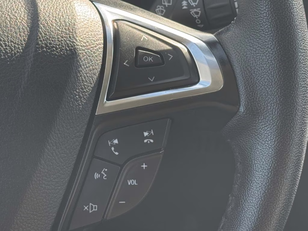 2024 Oxford White Ford Edge SEL AWD SUV