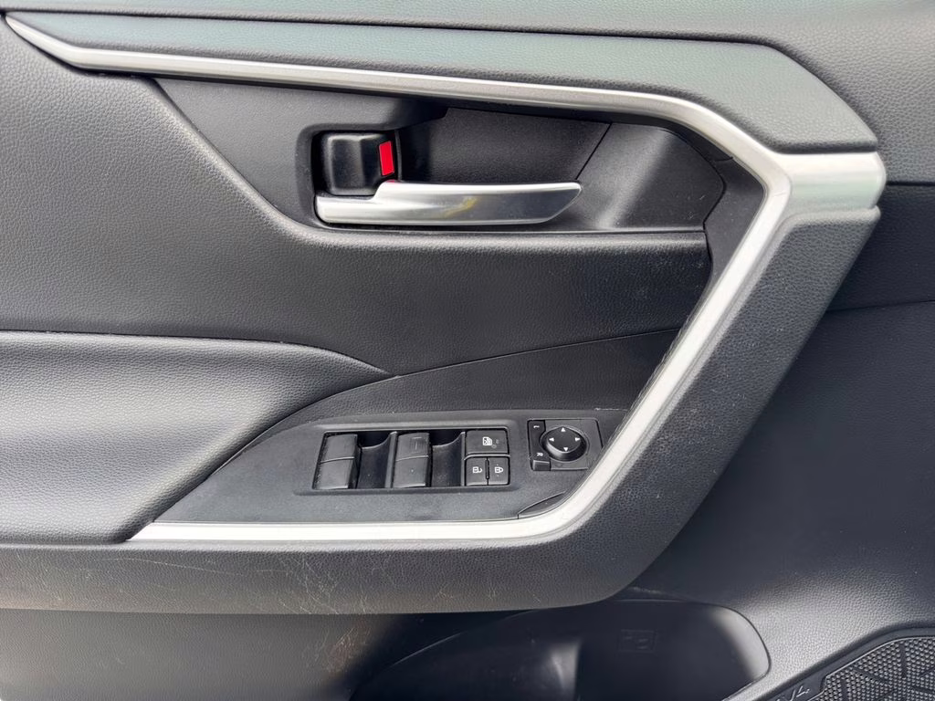 2020 Magnetic Gray Metallic Toyota RAV4 XLE FWD SUV