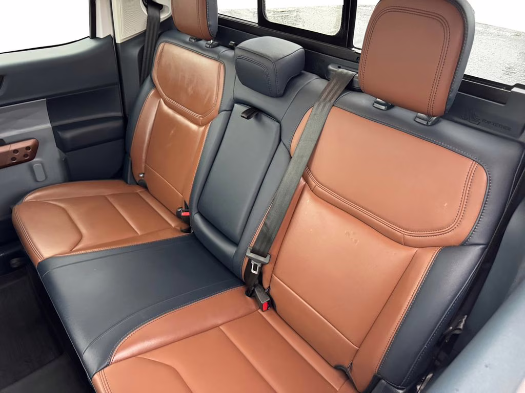 2023 Oxford White Ford Maverick Lariat AWD Truck