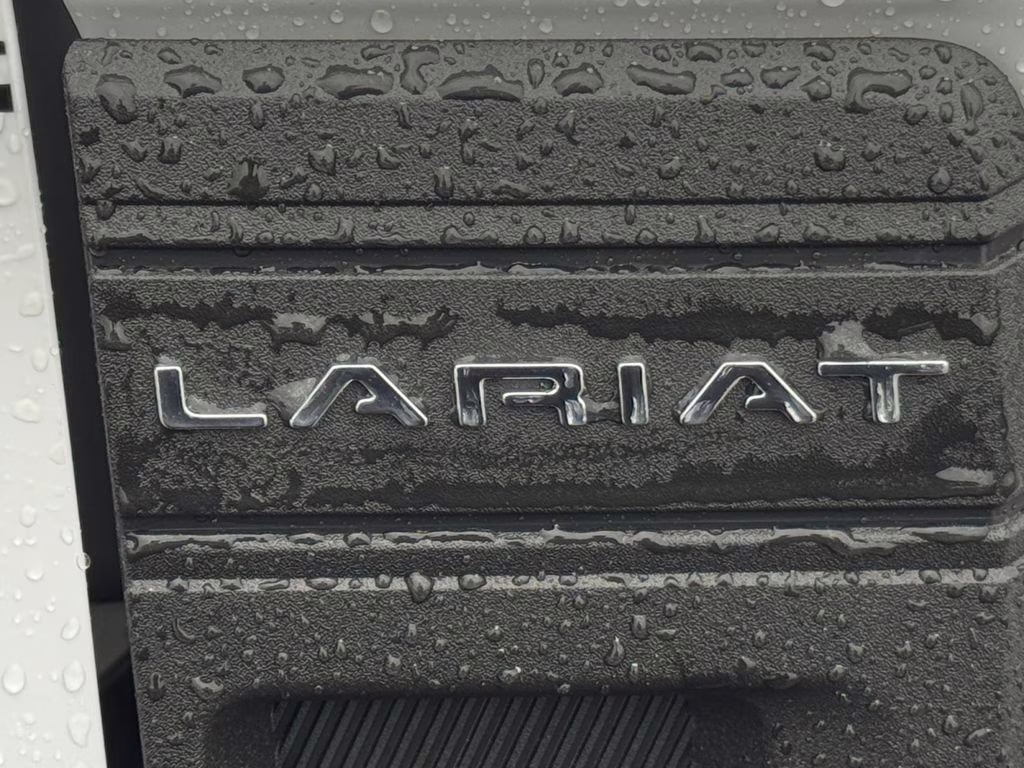 2023 Oxford White Ford Maverick Lariat AWD Truck