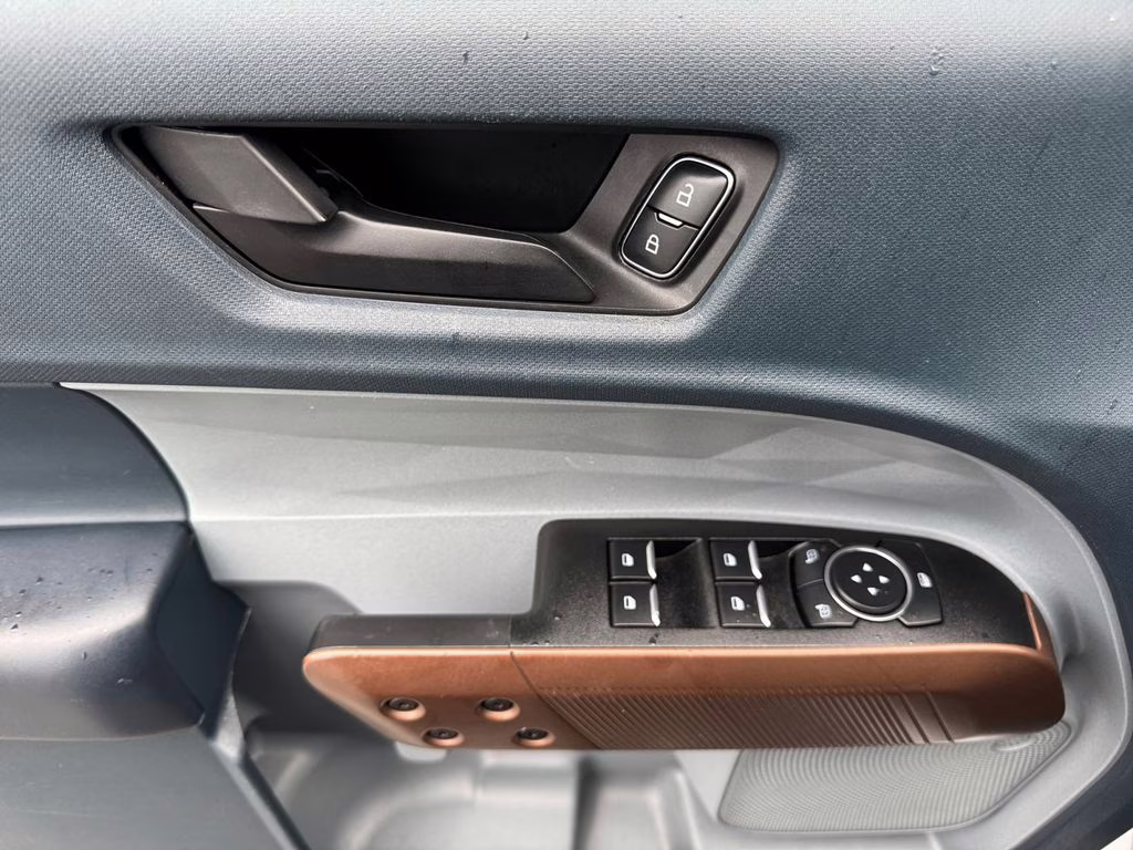 2023 Oxford White Ford Maverick Lariat AWD Truck