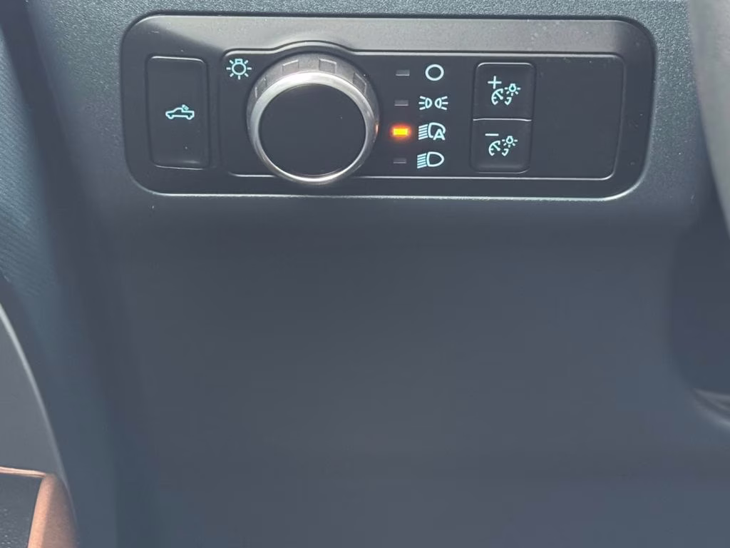 2023 Oxford White Ford Maverick Lariat AWD Truck