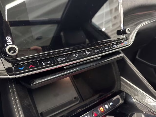 2022 Bright White Clearcoat Jeep Wagoneer Series II 4X4 SUV