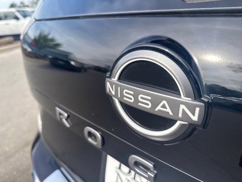 2025 Super Black Nissan Rogue Platinum FWD SUV