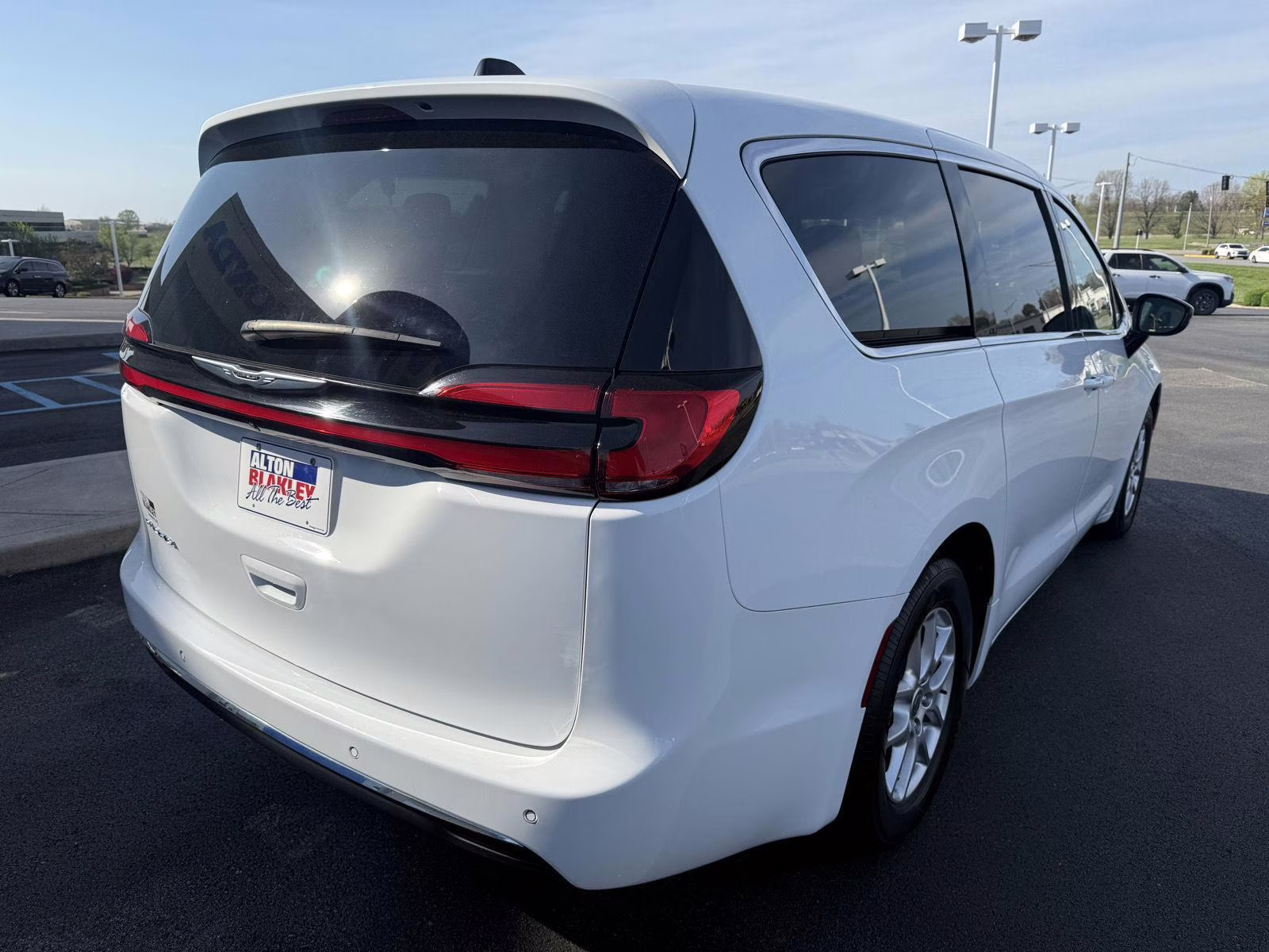 2024 Bright White Clearcoat Chrysler Pacifica Touring L FWD Van