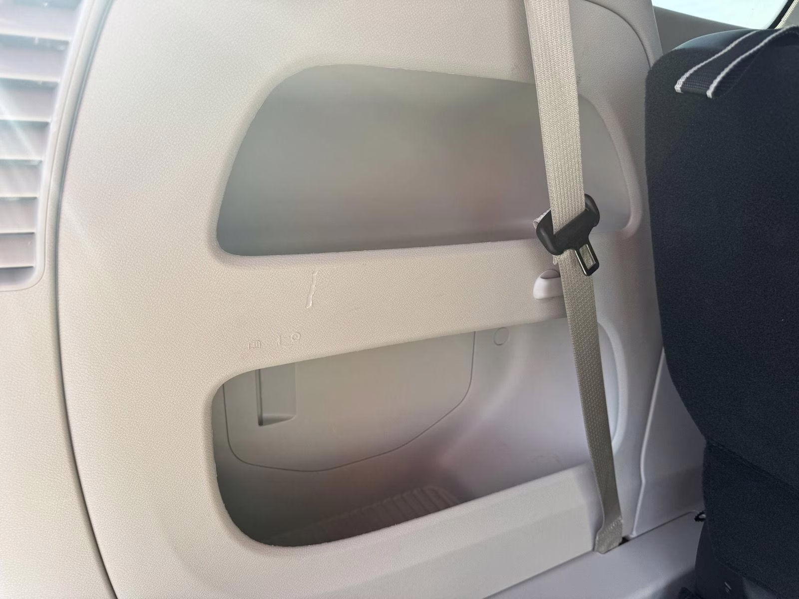 2024 Bright White Clearcoat Chrysler Pacifica Touring L FWD Van