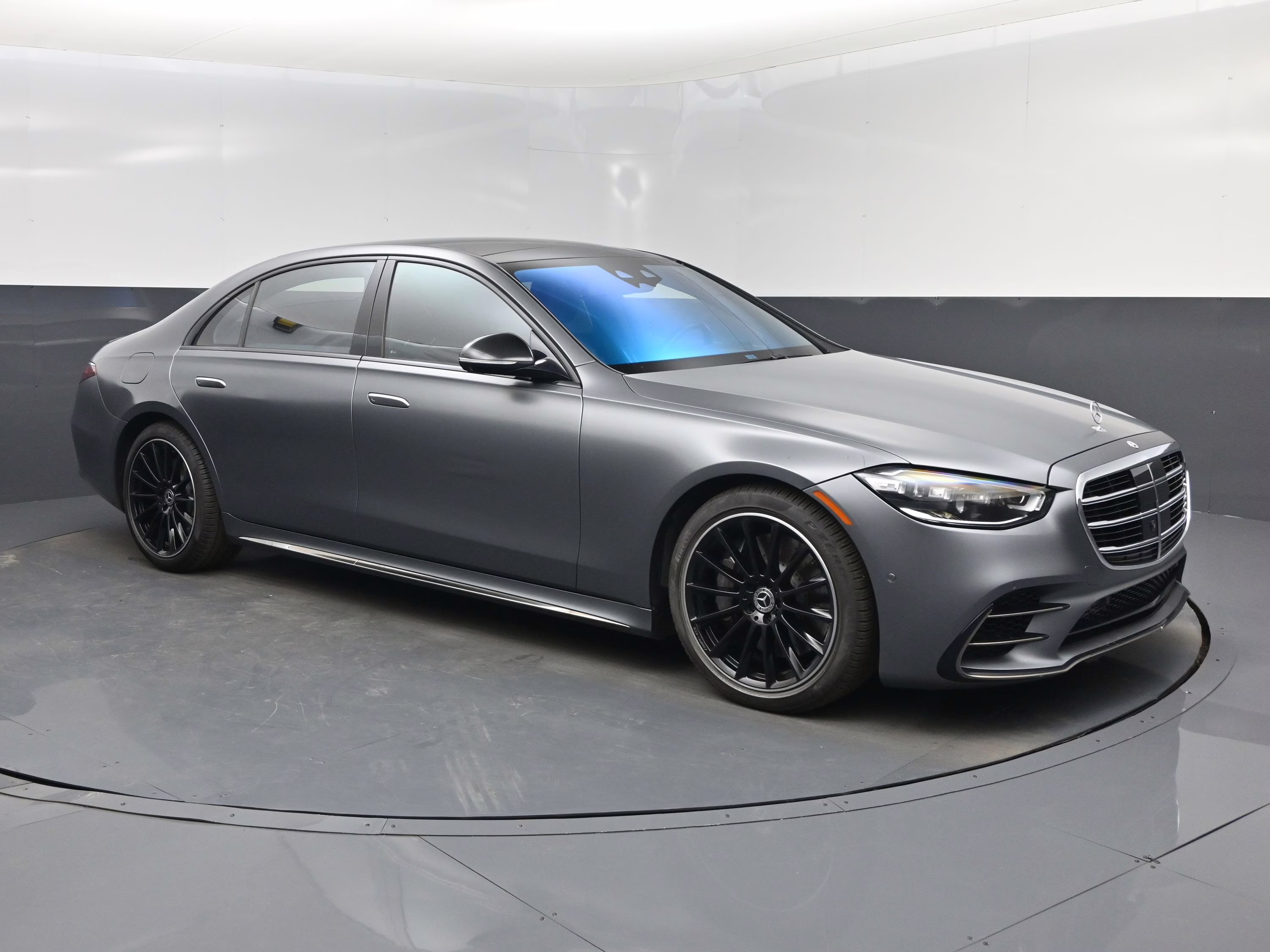 2023 MANUFAKTUR Selenite Gray Magno Mercedes-Benz S-Class S 580 AWD Sedan