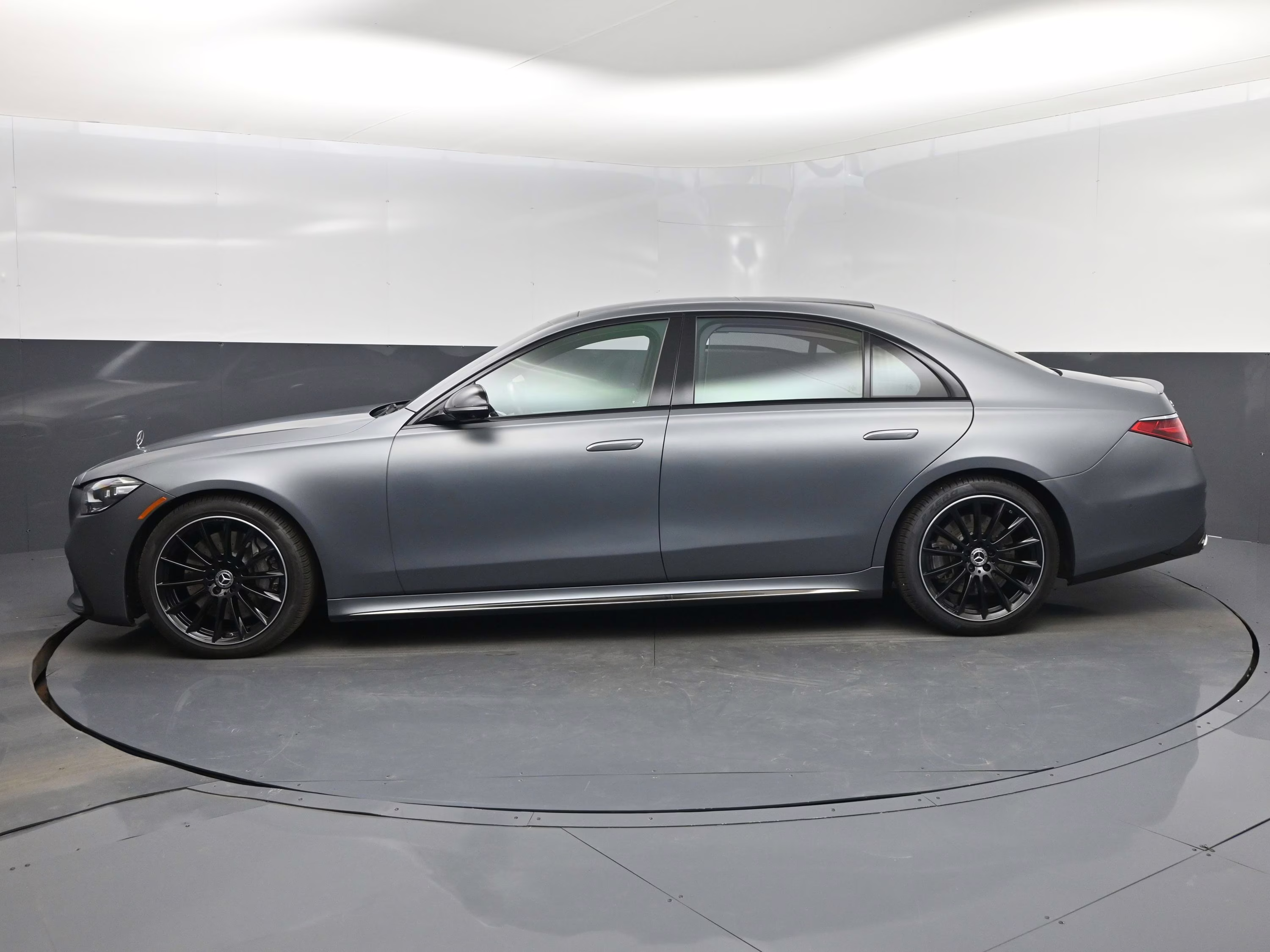 2023 MANUFAKTUR Selenite Gray Magno Mercedes-Benz S-Class S 580 AWD Sedan
