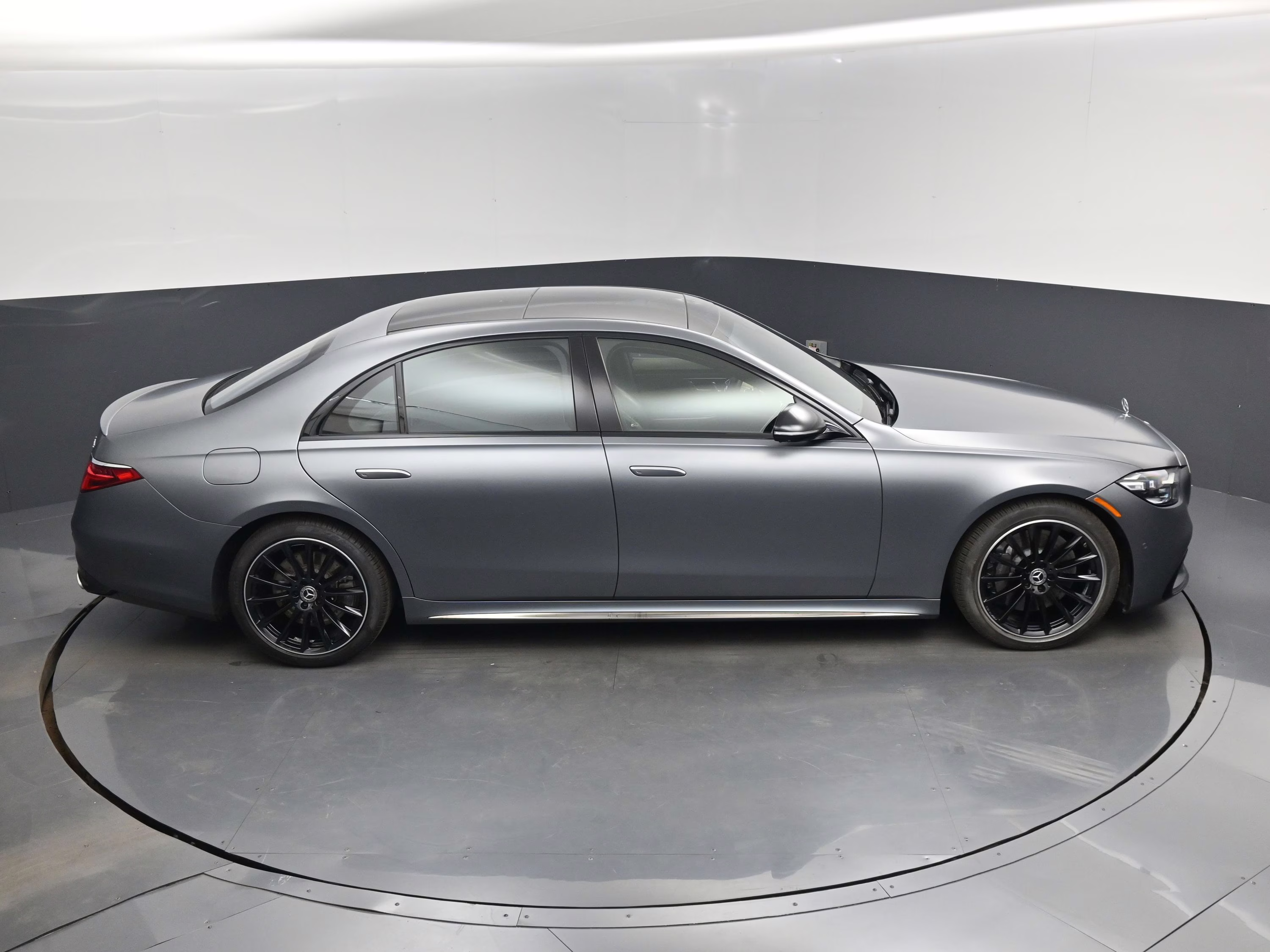 2023 MANUFAKTUR Selenite Gray Magno Mercedes-Benz S-Class S 580 AWD Sedan