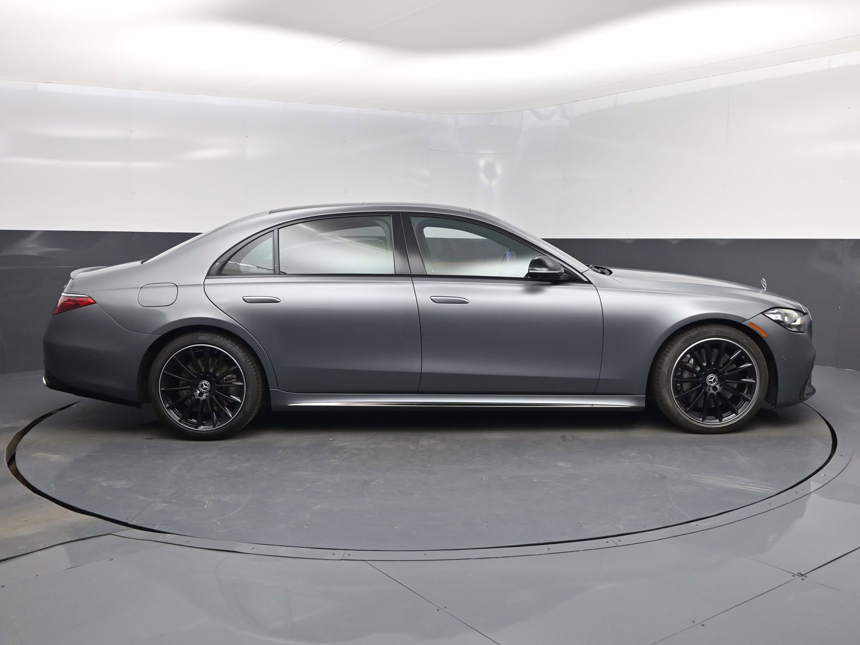 2023 MANUFAKTUR Selenite Gray Magno Mercedes-Benz S-Class S 580 AWD Sedan