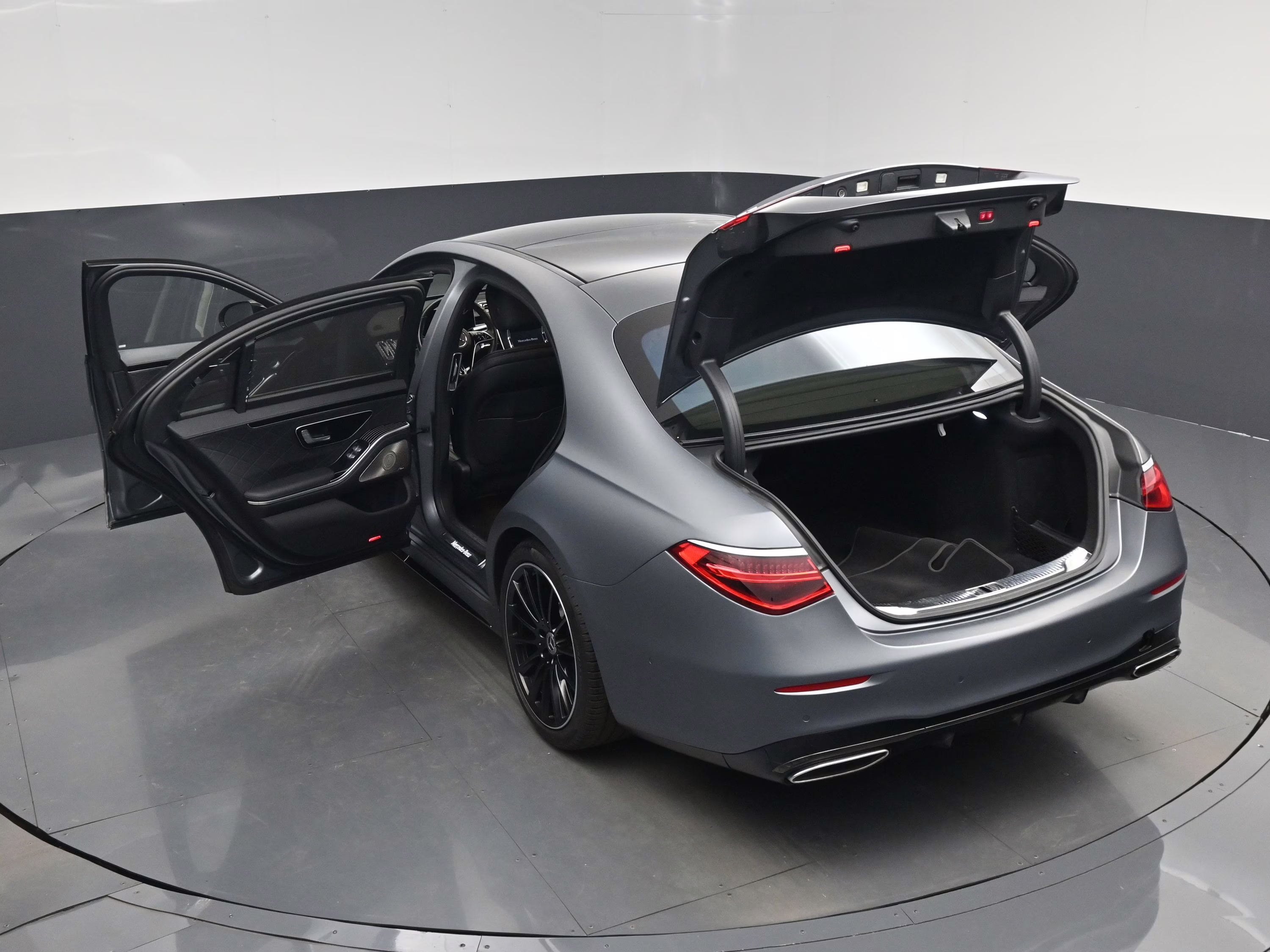 2023 MANUFAKTUR Selenite Gray Magno Mercedes-Benz S-Class S 580 AWD Sedan