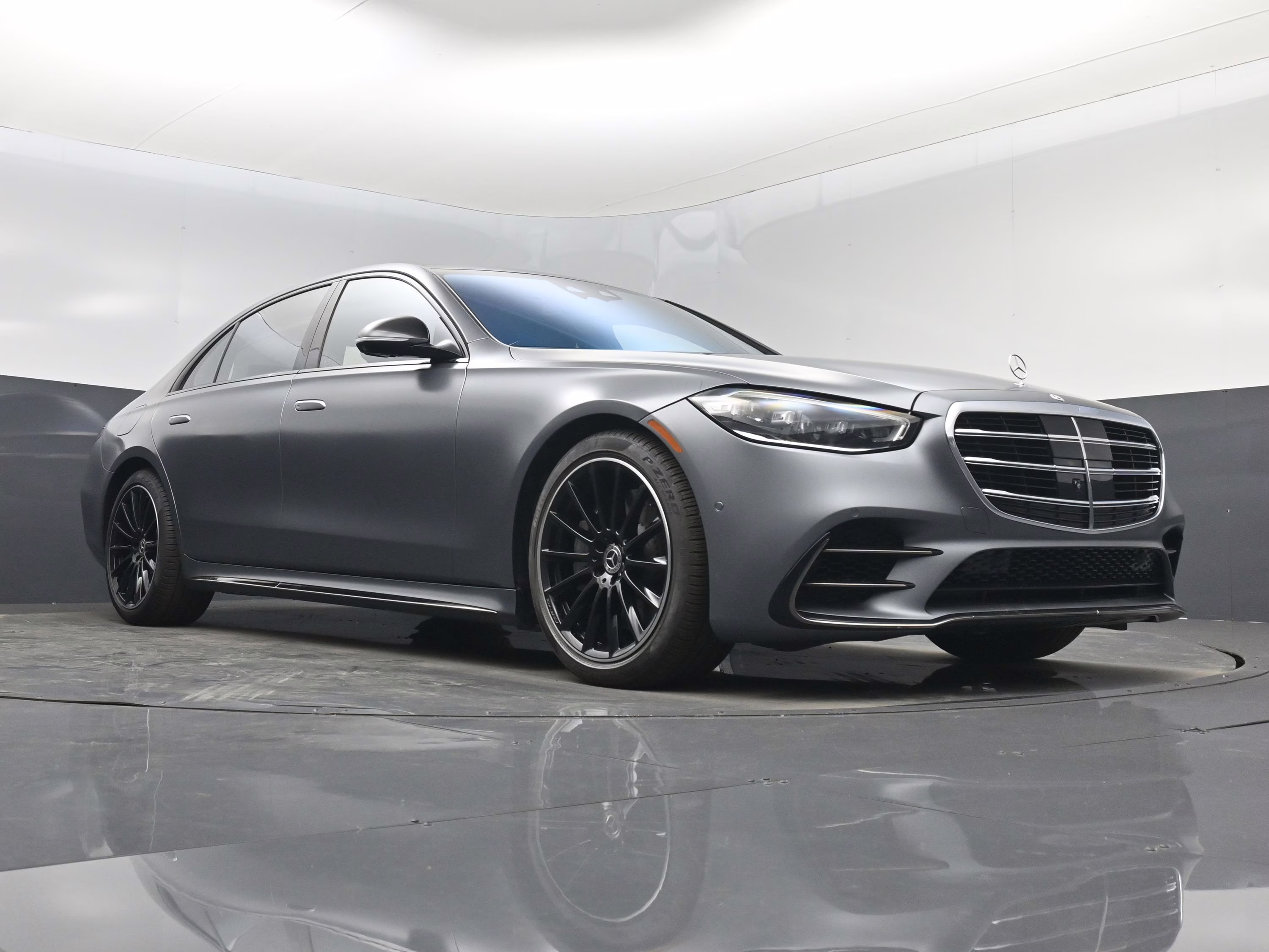 2023 MANUFAKTUR Selenite Gray Magno Mercedes-Benz S-Class S 580 AWD Sedan