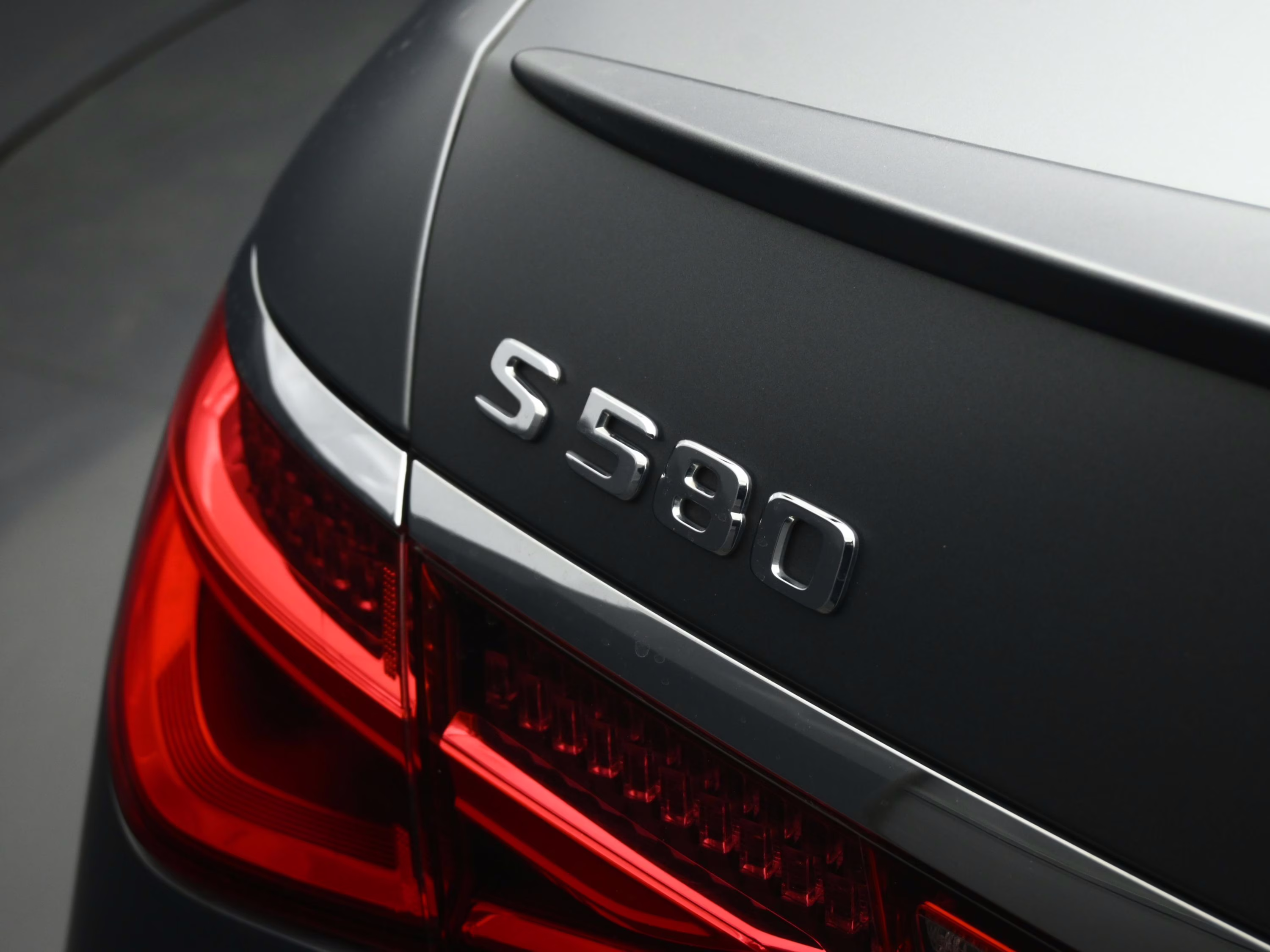 2023 MANUFAKTUR Selenite Gray Magno Mercedes-Benz S-Class S 580 AWD Sedan