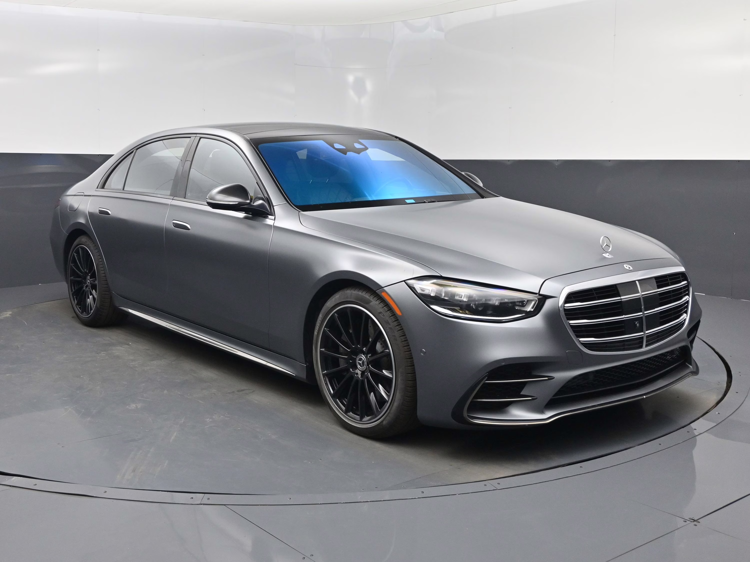 2023 MANUFAKTUR Selenite Gray Magno Mercedes-Benz S-Class S 580 AWD Sedan