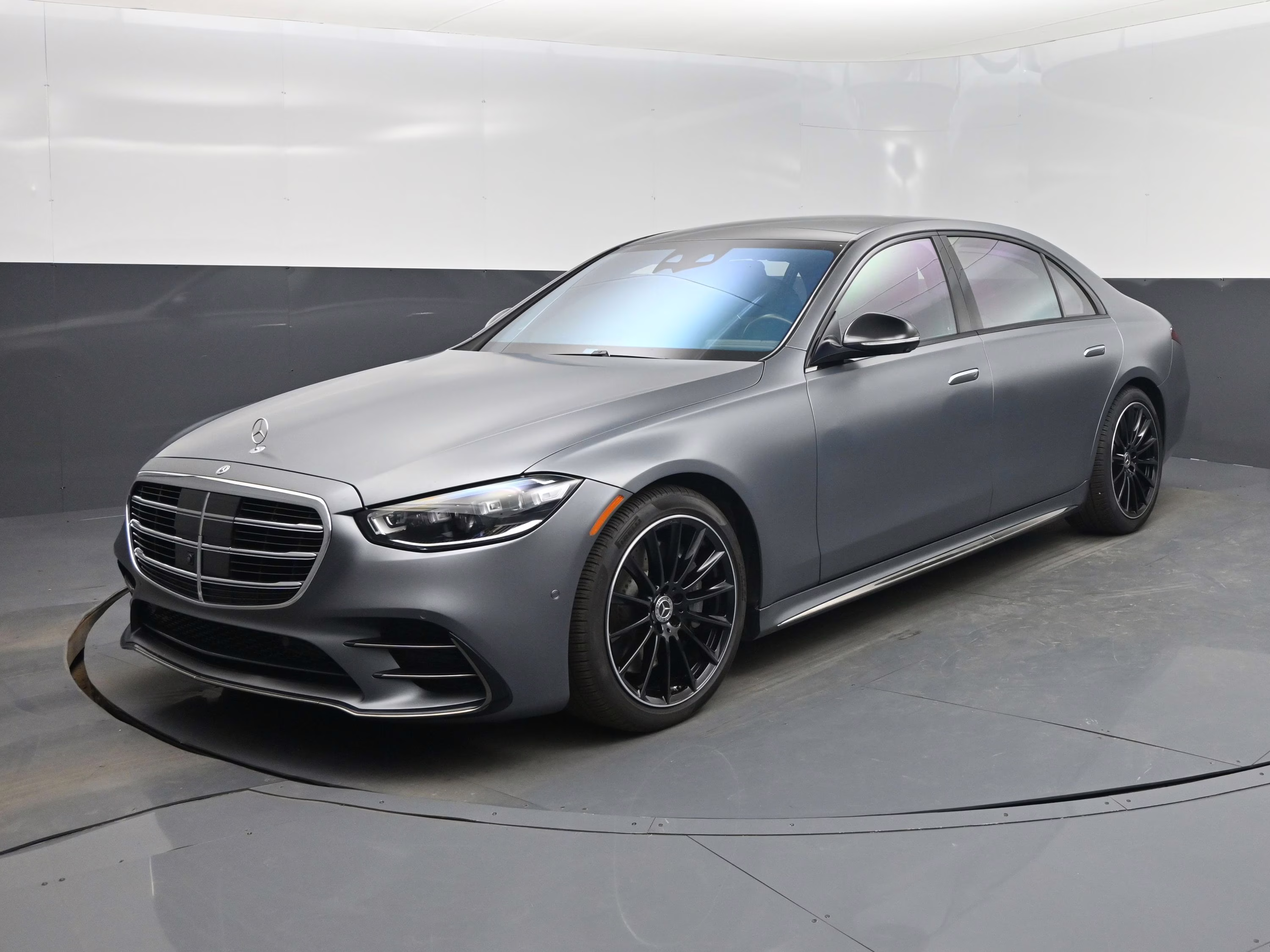 2023 MANUFAKTUR Selenite Gray Magno Mercedes-Benz S-Class S 580 AWD Sedan