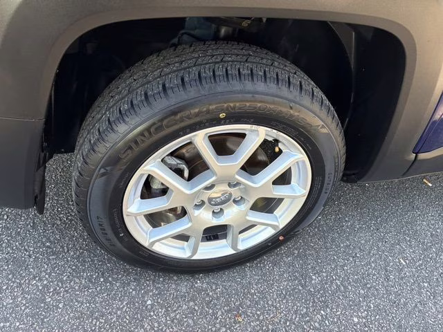 2021 Jetset Blue Clearcoat Jeep Renegade Latitude 4X4 SUV