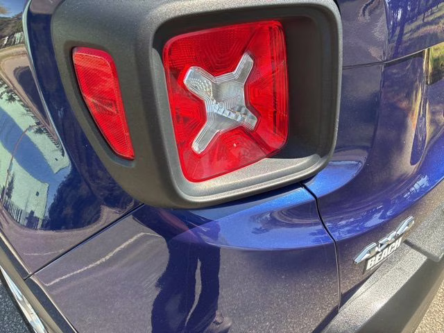 2021 Jetset Blue Clearcoat Jeep Renegade Latitude 4X4 SUV