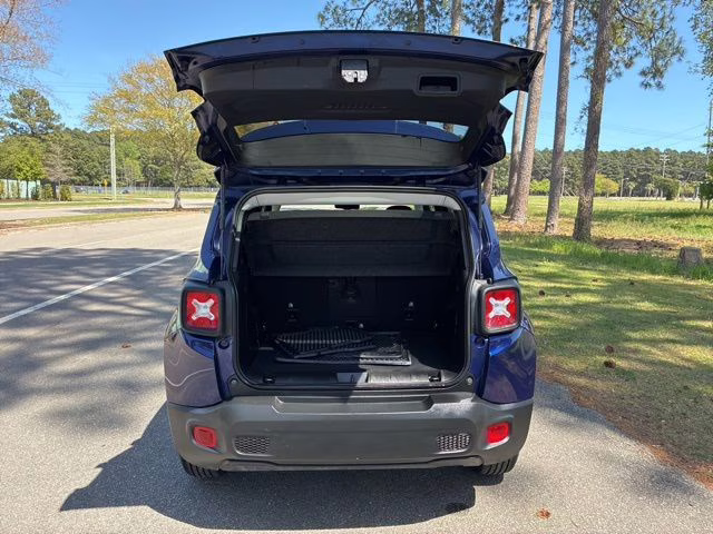 2021 Jetset Blue Clearcoat Jeep Renegade Latitude 4X4 SUV