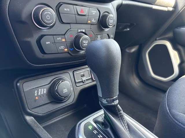 2021 Jetset Blue Clearcoat Jeep Renegade Latitude 4X4 SUV