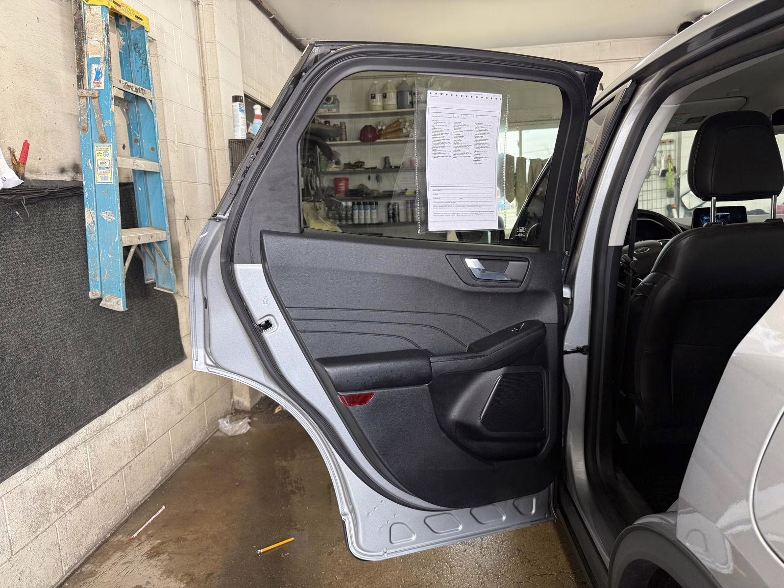 2022 Iconic Silver Metallic Ford Escape SEL FWD SUV