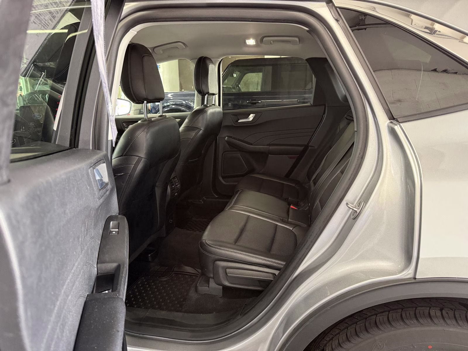 2022 Iconic Silver Metallic Ford Escape SEL FWD SUV