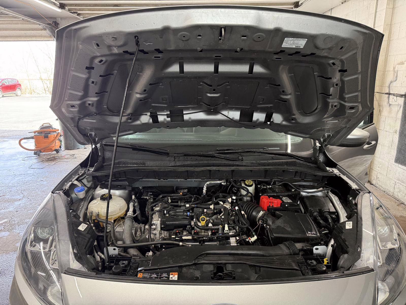 2022 Iconic Silver Metallic Ford Escape SEL FWD SUV