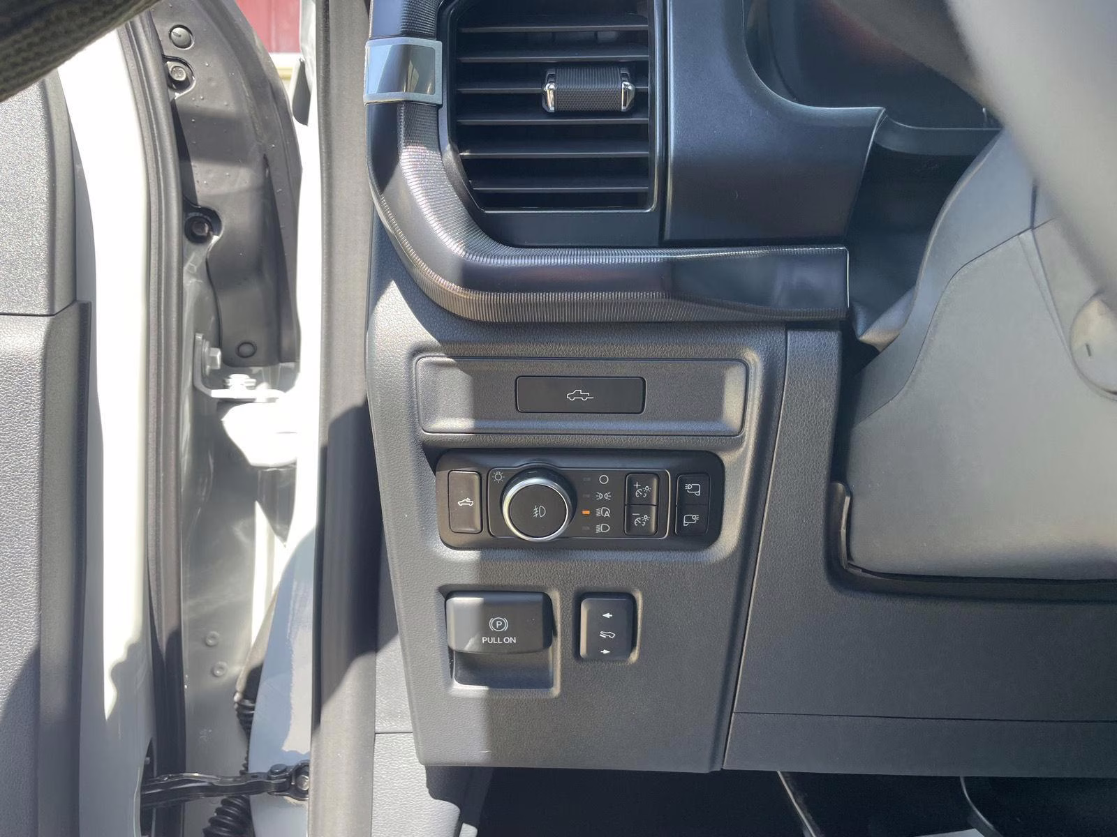 2026 Avalanche Ford F-150 Platinum 4X4 Truck