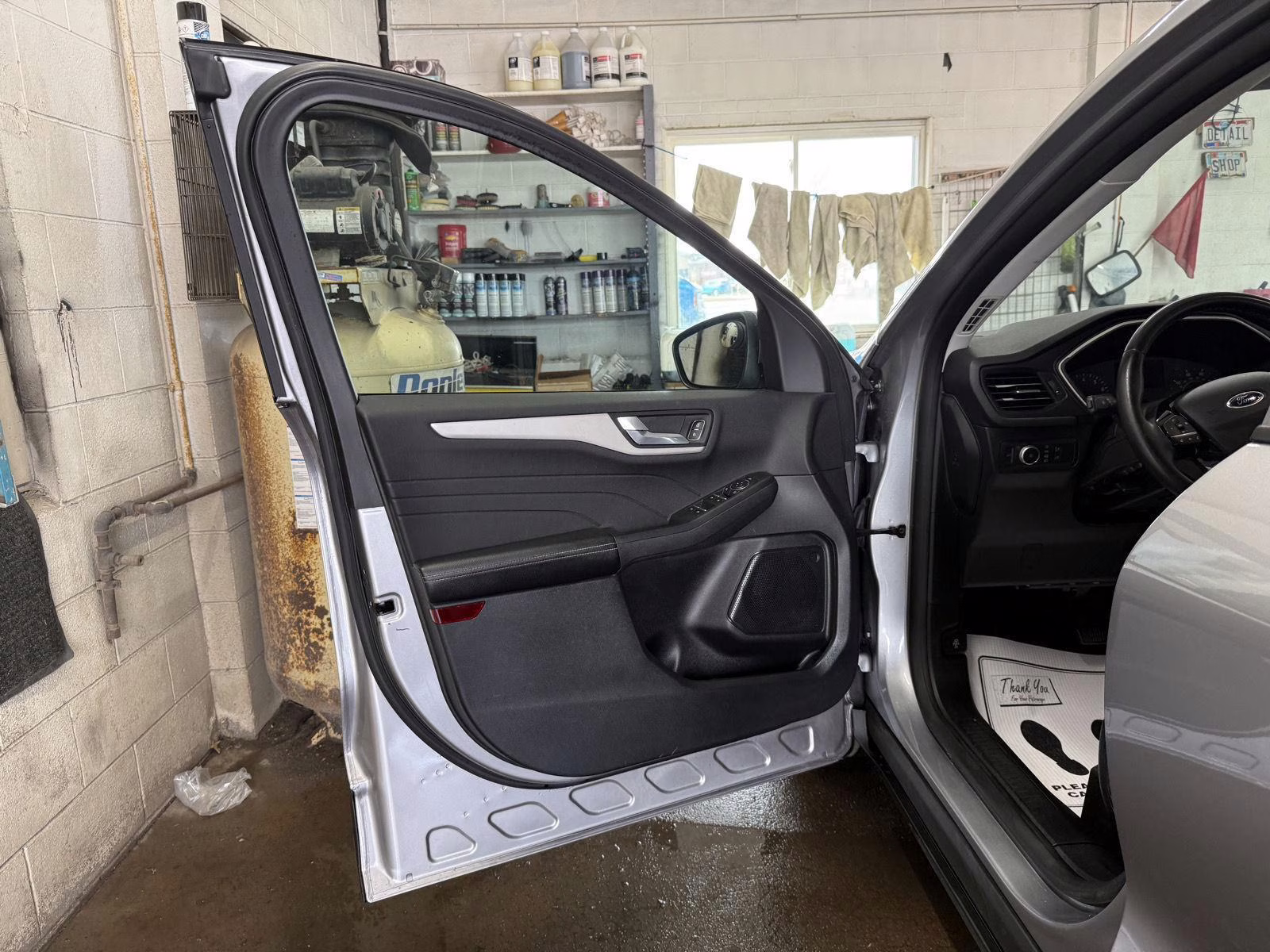 2022 Iconic Silver Metallic Ford Escape SEL FWD SUV