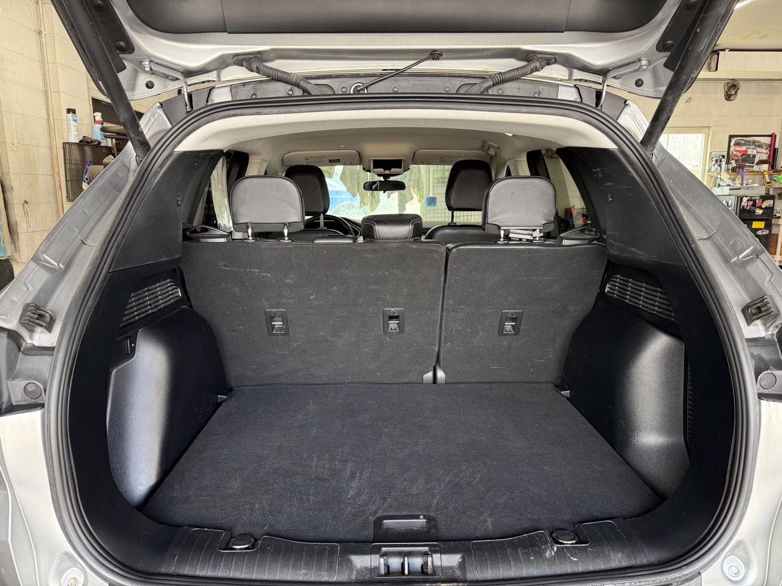 2022 Iconic Silver Metallic Ford Escape SEL FWD SUV