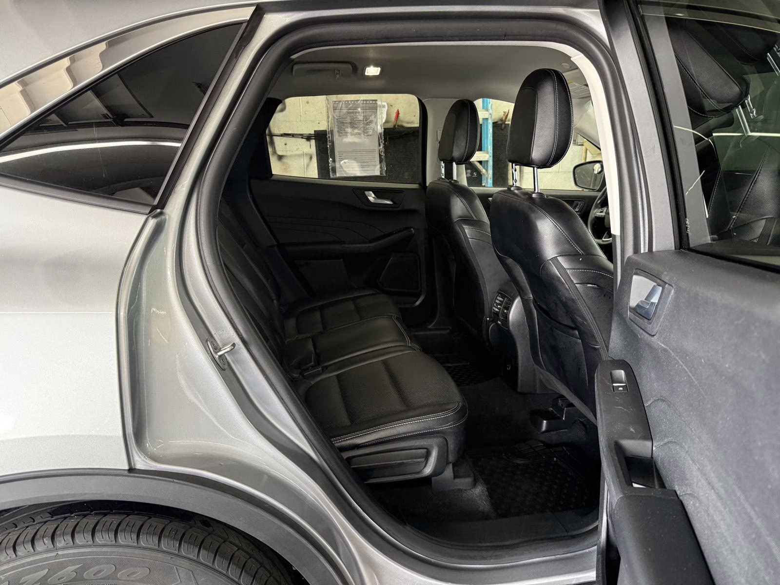 2022 Iconic Silver Metallic Ford Escape SEL FWD SUV