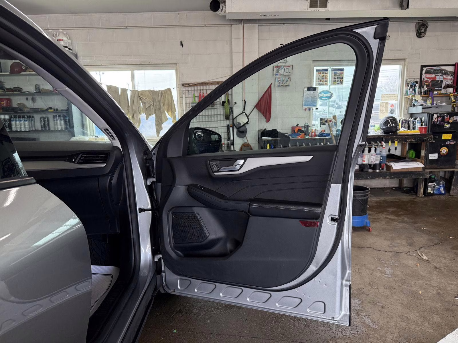 2022 Iconic Silver Metallic Ford Escape SEL FWD SUV