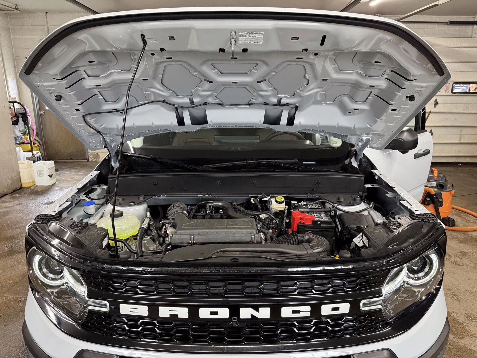 2026 Space White Metallic Ford Bronco Sport Outer Banks 4X4 SUV