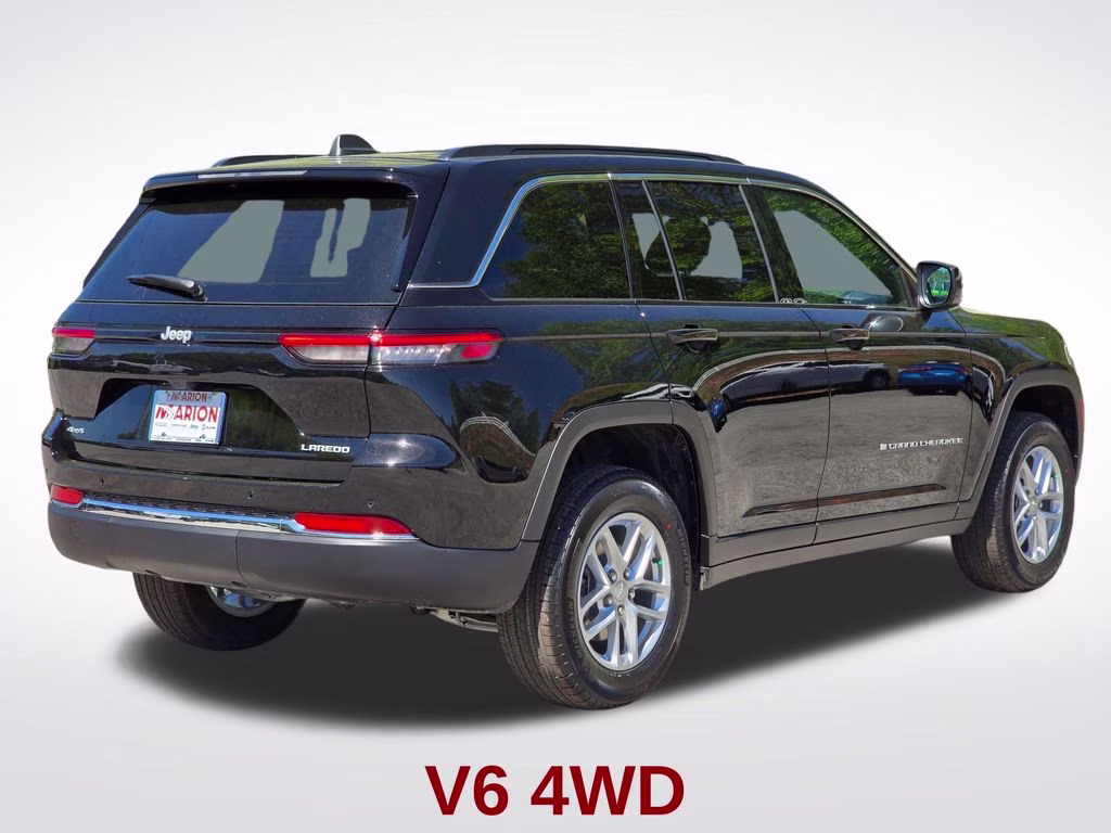 2026 Diamond Black Crystal Pearlcoat Jeep Grand Cherokee Laredo X 4X4 SUV