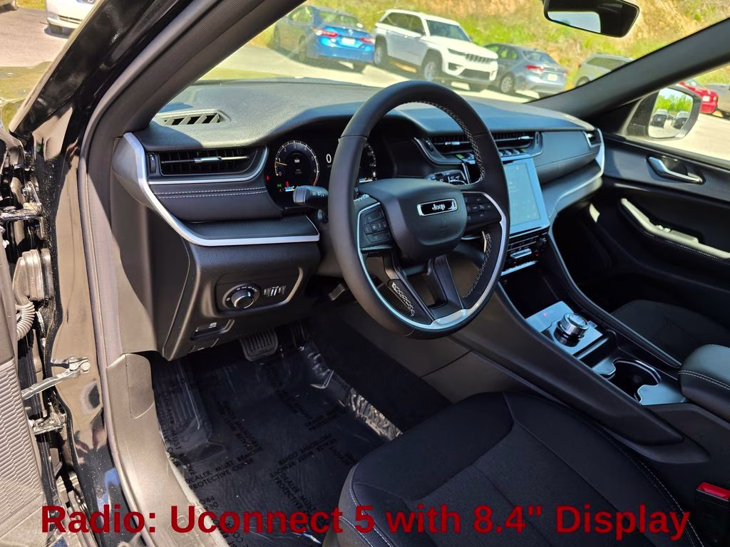 2026 Diamond Black Crystal Pearlcoat Jeep Grand Cherokee Laredo X 4X4 SUV