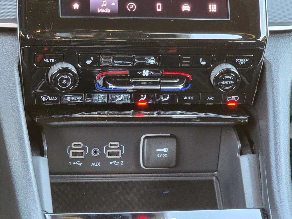 2026 Diamond Black Crystal Pearlcoat Jeep Grand Cherokee Laredo X 4X4 SUV