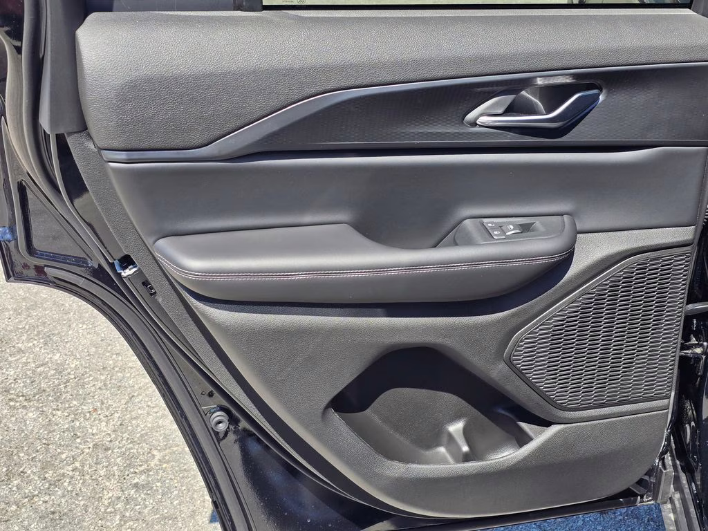 2026 Diamond Black Crystal Pearlcoat Jeep Grand Cherokee Laredo X 4X4 SUV