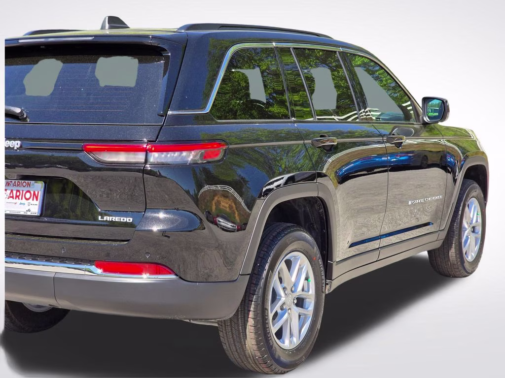 2026 Diamond Black Crystal Pearlcoat Jeep Grand Cherokee Laredo X 4X4 SUV