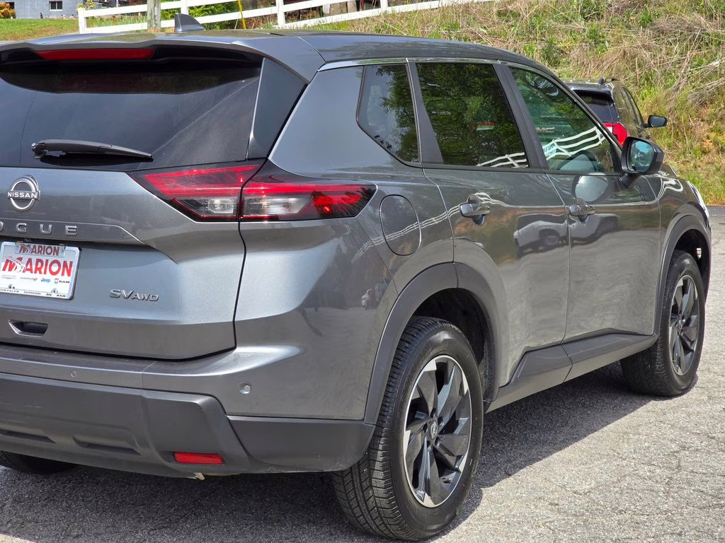 2024 Gun Metallic Nissan Rogue SV AWD SUV