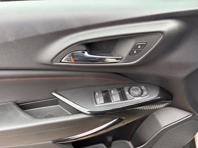 2026 White Chevrolet Trax 2RS FWD SUV