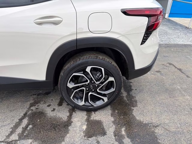 2026 White Chevrolet Trax 2RS FWD SUV