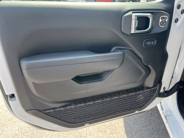 2022 Bright White Clearcoat Jeep Wrangler Unlimited Sport Altitude 4X4 Convertible