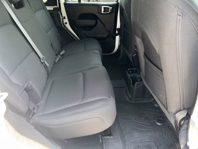 2022 Bright White Clearcoat Jeep Wrangler Unlimited Sport Altitude 4X4 Convertible