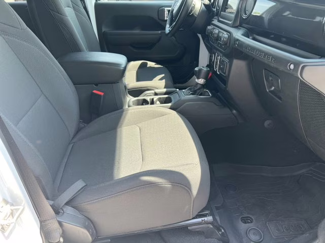 2022 Bright White Clearcoat Jeep Wrangler Unlimited Sport Altitude 4X4 Convertible