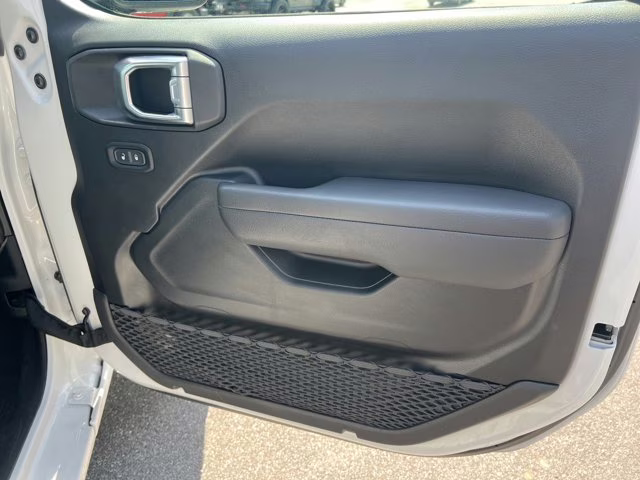 2022 Bright White Clearcoat Jeep Wrangler Unlimited Sport Altitude 4X4 Convertible