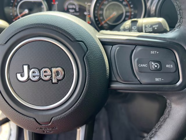 2022 Bright White Clearcoat Jeep Wrangler Unlimited Sport Altitude 4X4 Convertible