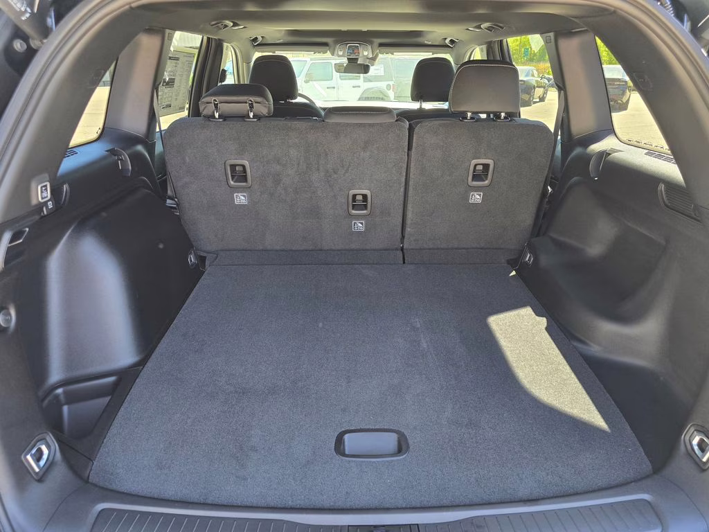 2026 Diamond Black Crystal Pearlcoat Jeep Grand Cherokee Laredo X 4X4 SUV